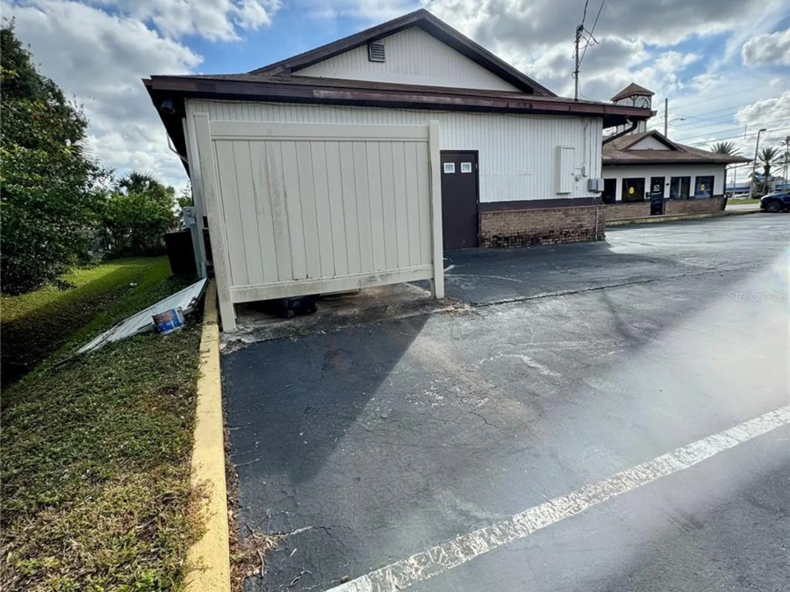 2335 S RIDGEWOOD AVE, SOUTH DAYTONA, FL — photo 4