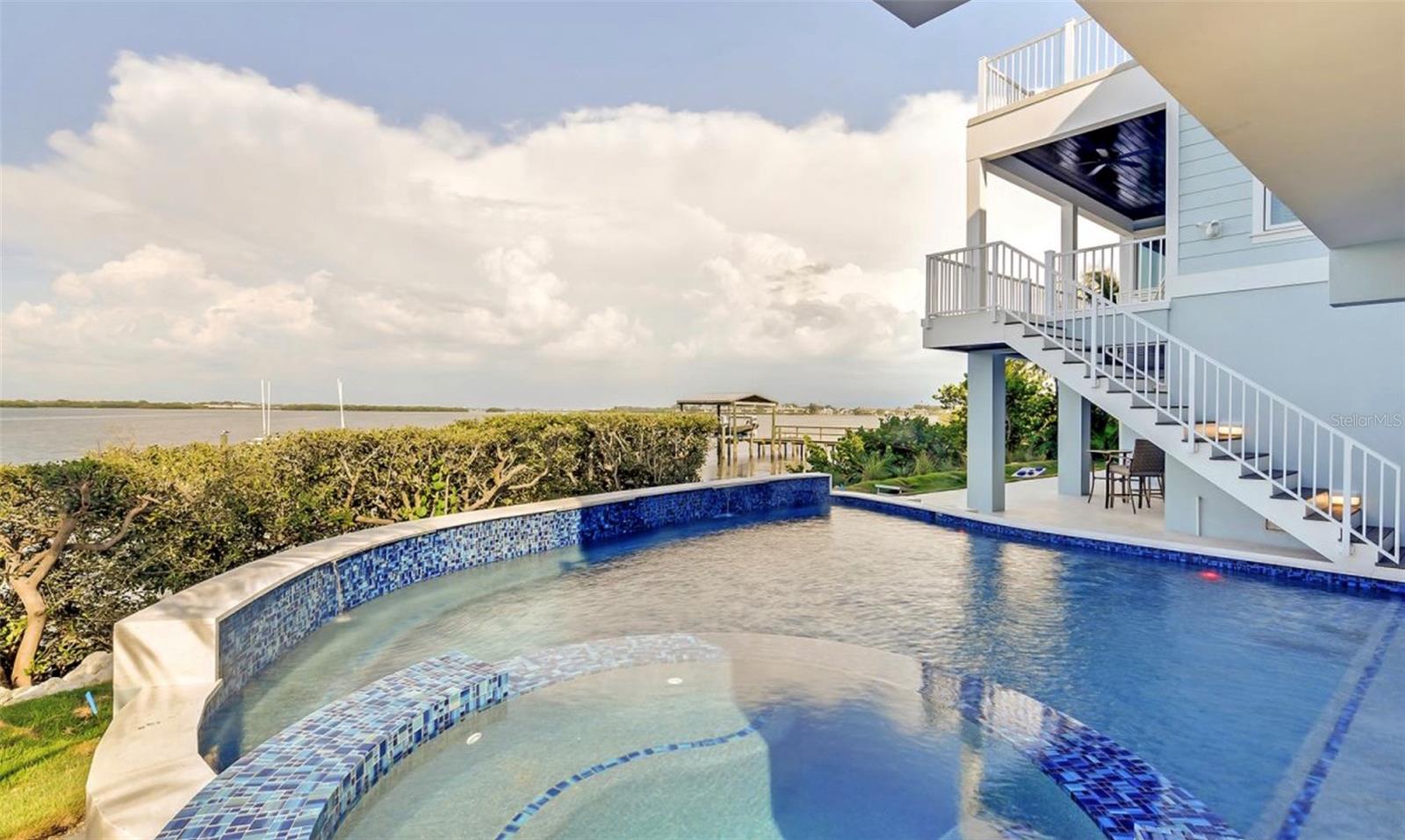 2516 AVENUE A, BRADENTON BEACH, FL — photo 3