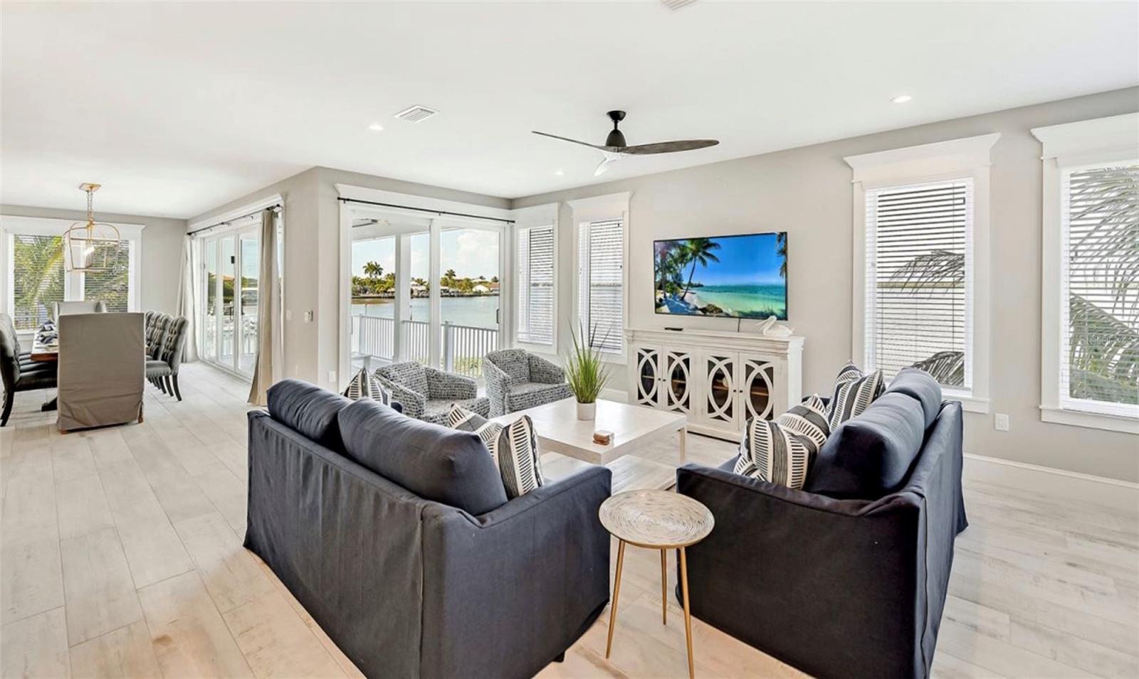 2516 AVENUE A, BRADENTON BEACH, FL — photo 5