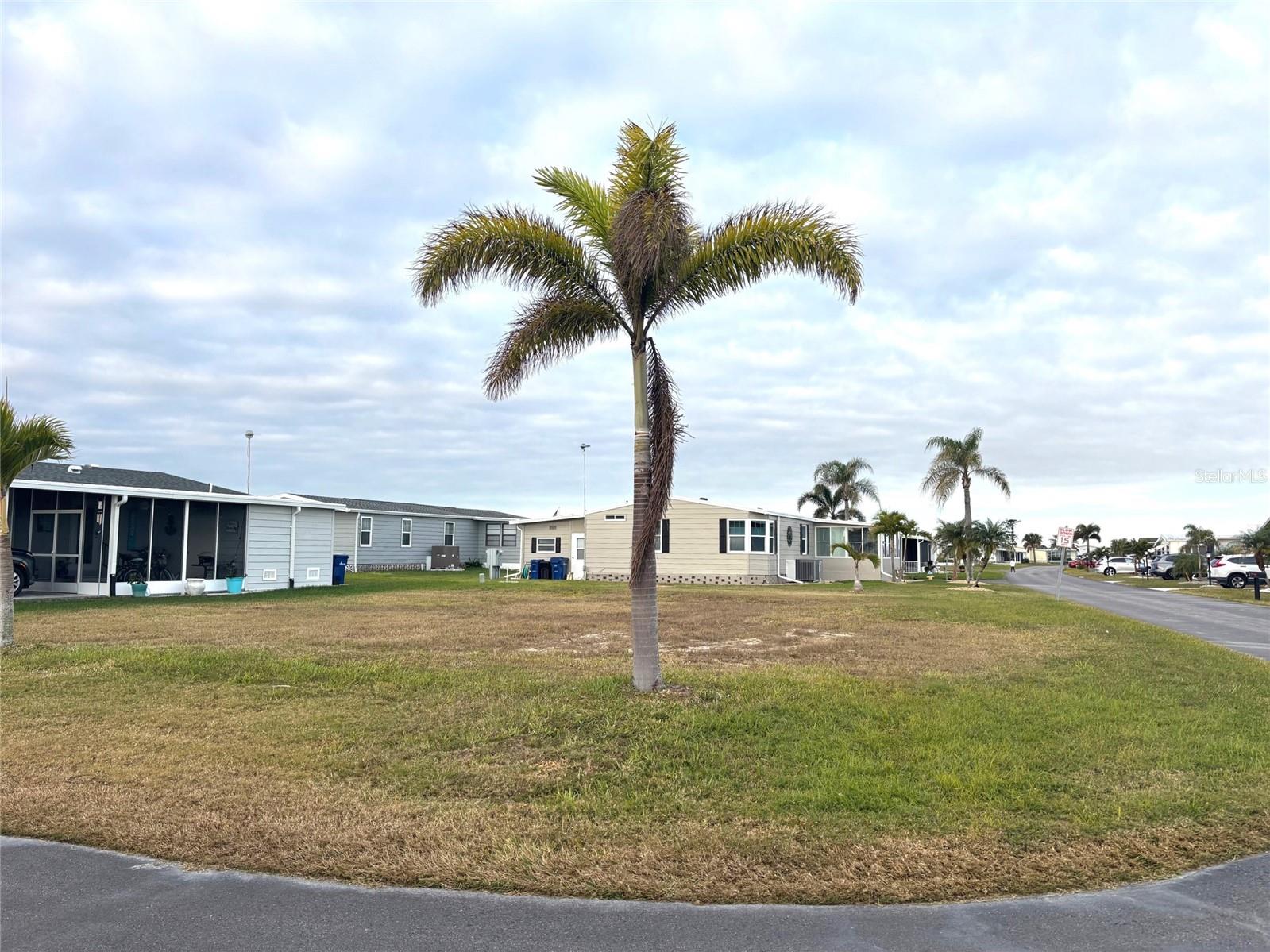 501 SAN CLEMENTE CIR, NORTH PORT, FL — photo 2