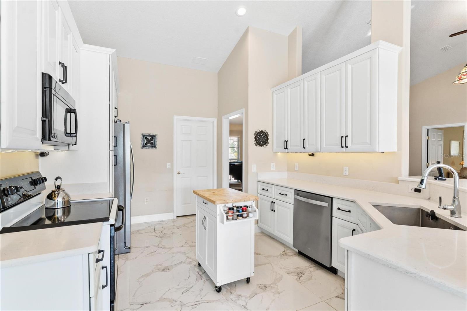 39320 HARBOR HILLS BLVD, LADY LAKE, FL — photo 27