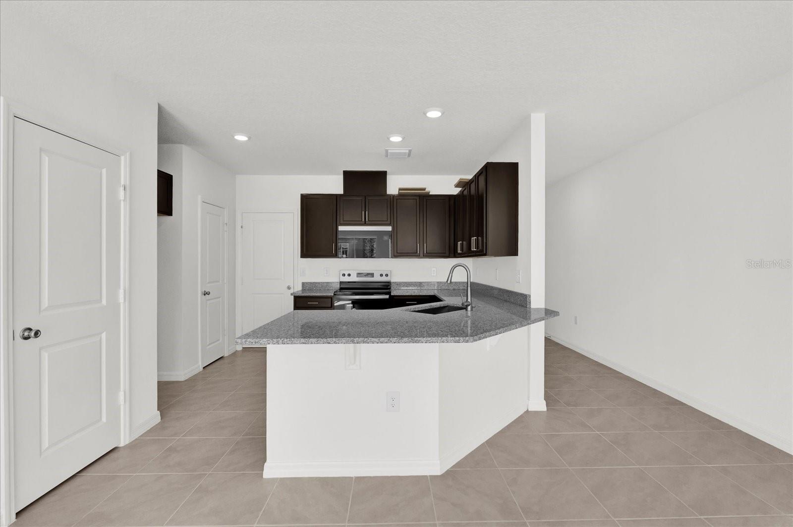 375 SEQUOIA DR, LAKE WALES, FL — photo 3
