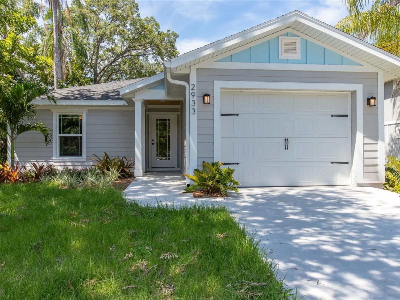 2933 MAIDEN LN, SARASOTA, FL — photo 1
