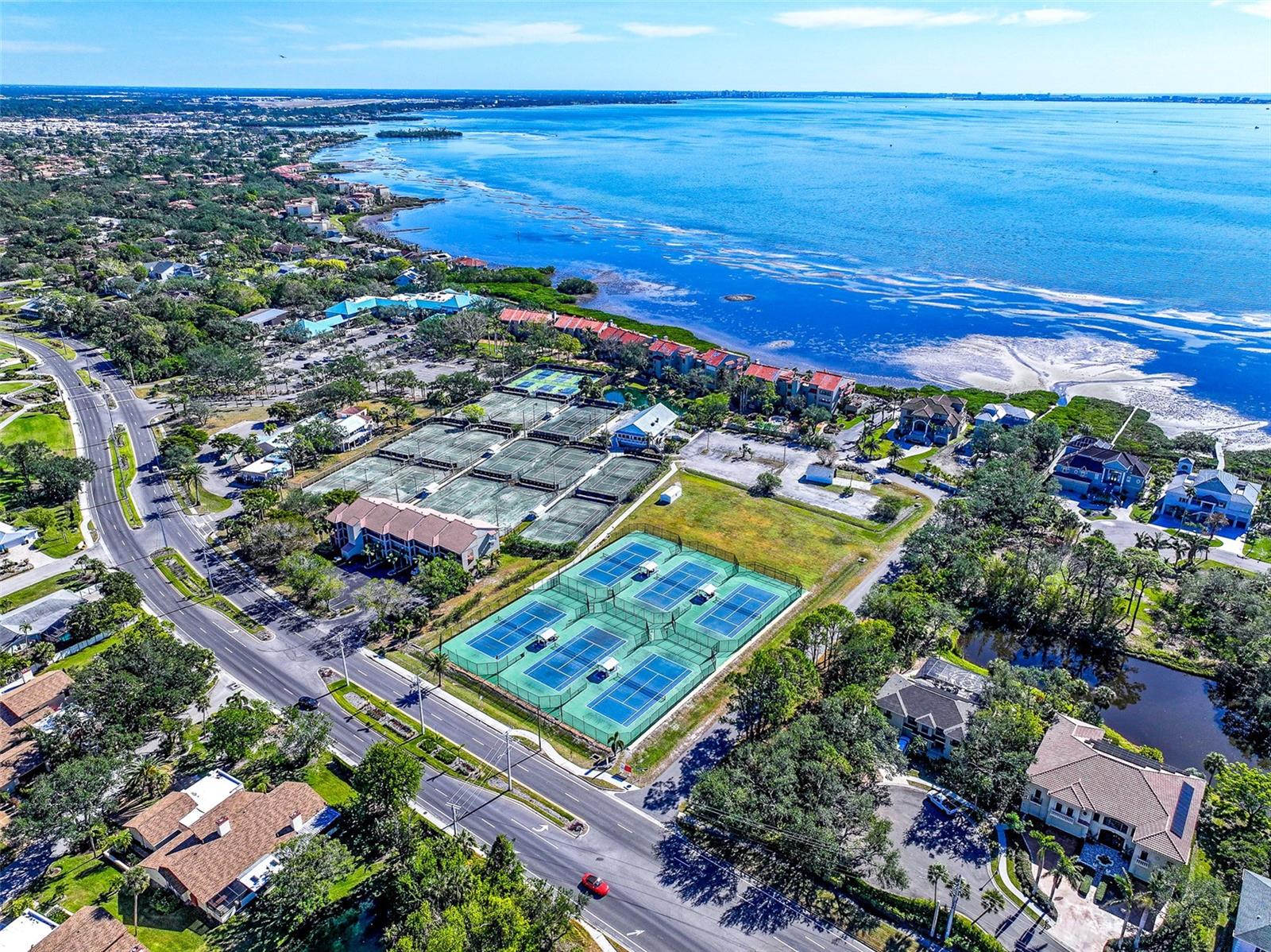 4511 BAY CLUB DR, BRADENTON, FL