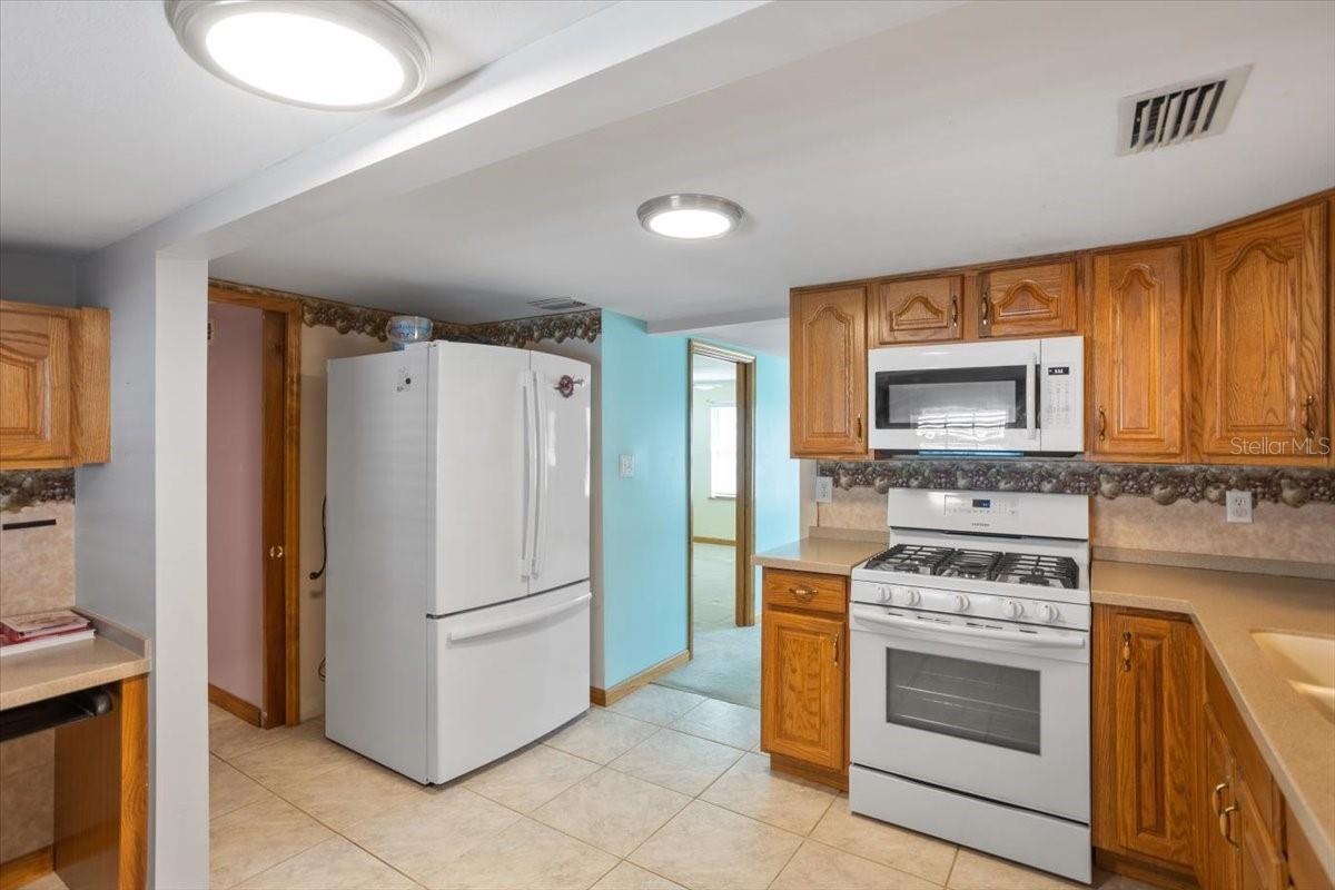 6 SEMINOLE DR, BRADENTON, FL — photo 10