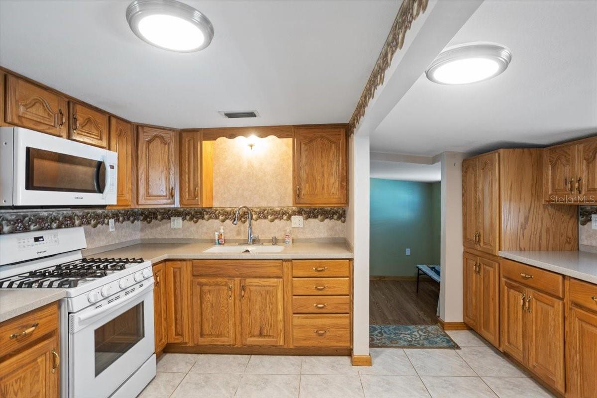 6 SEMINOLE DR, BRADENTON, FL — photo 21