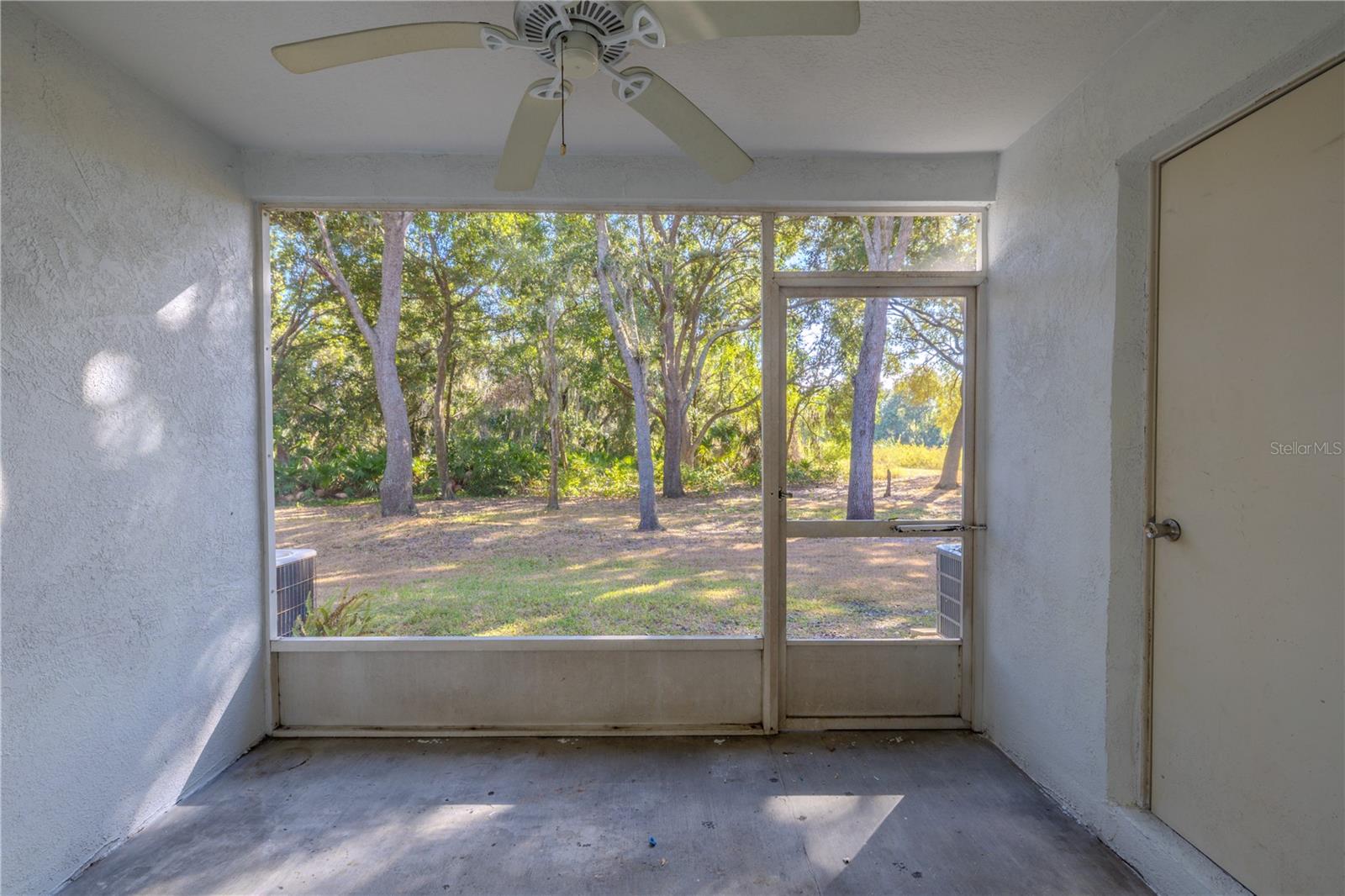 2432 LAKE WOODBERRY CIR, BRANDON, FL — photo 11