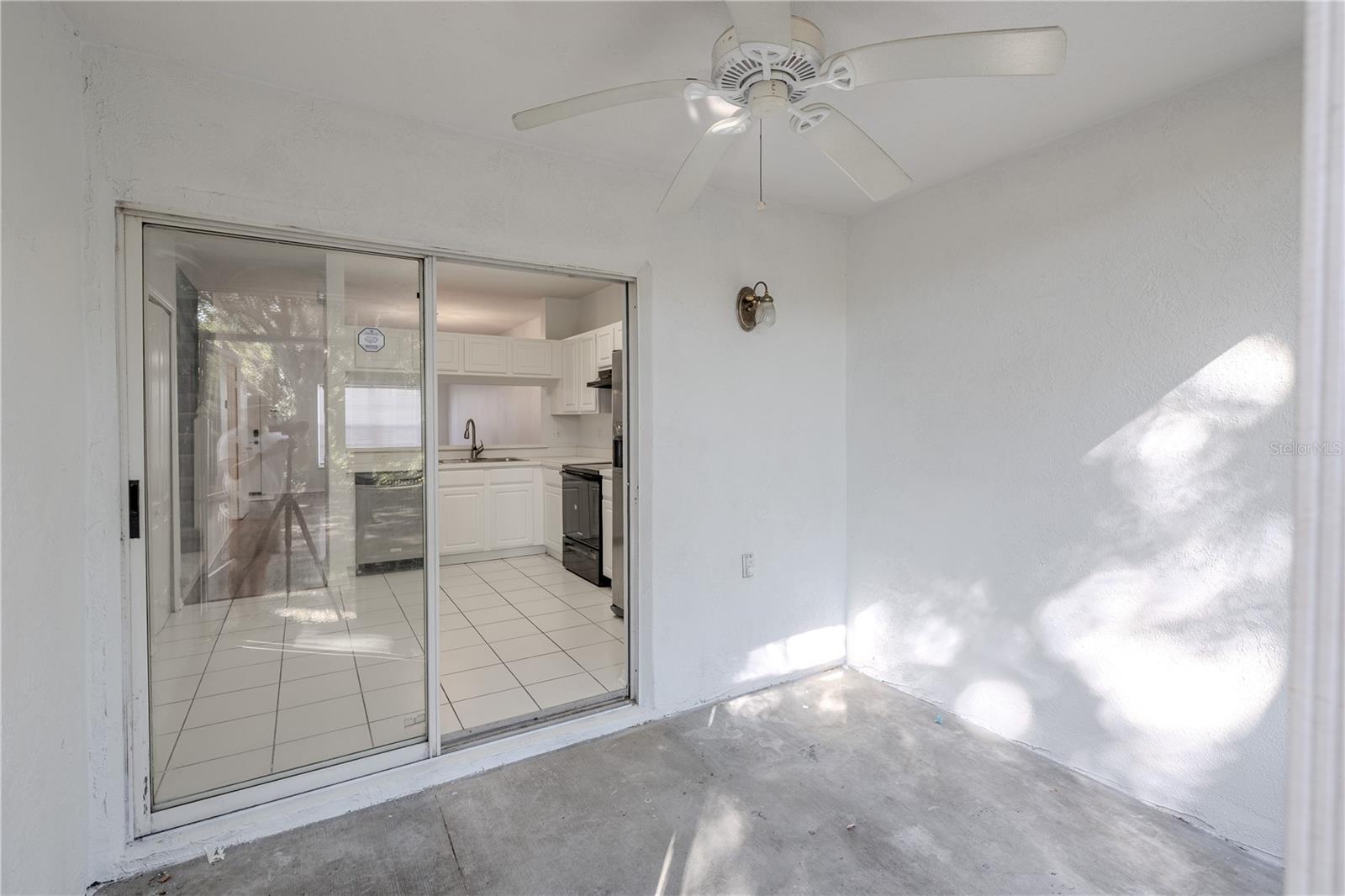 2432 LAKE WOODBERRY CIR, BRANDON, FL — photo 14