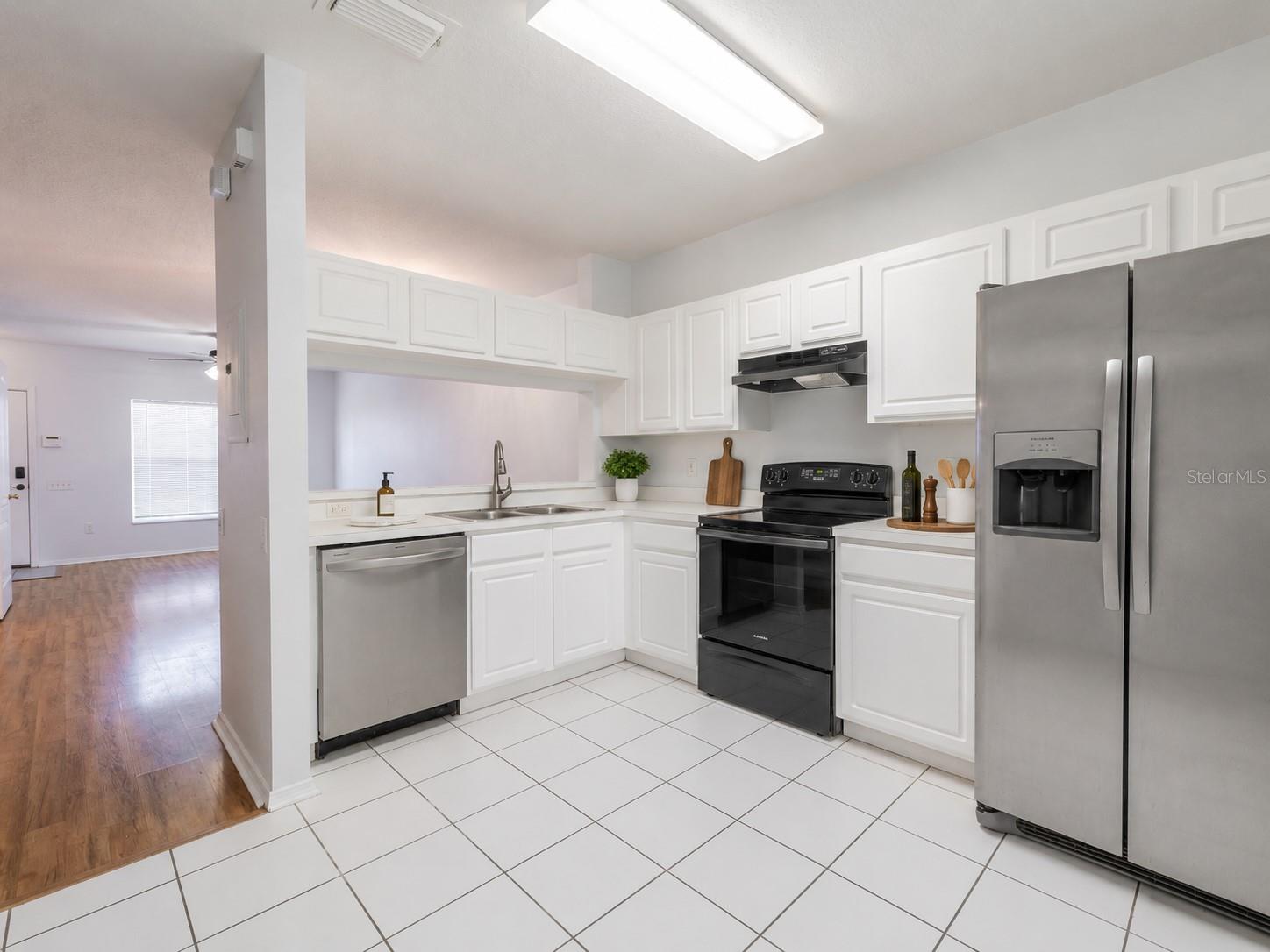 2432 LAKE WOODBERRY CIR, BRANDON, FL — photo 15