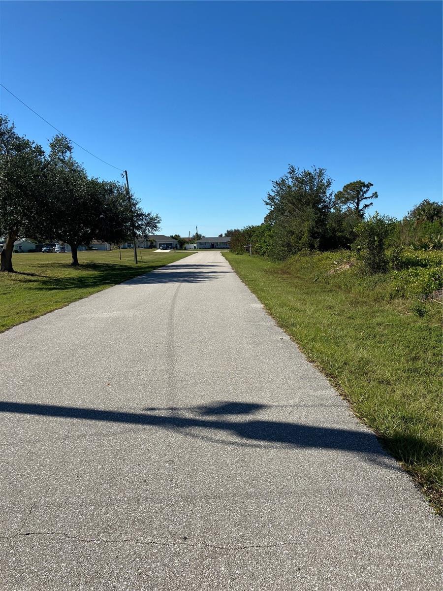11048 GRAFTON AVE, ENGLEWOOD, FL — photo 4