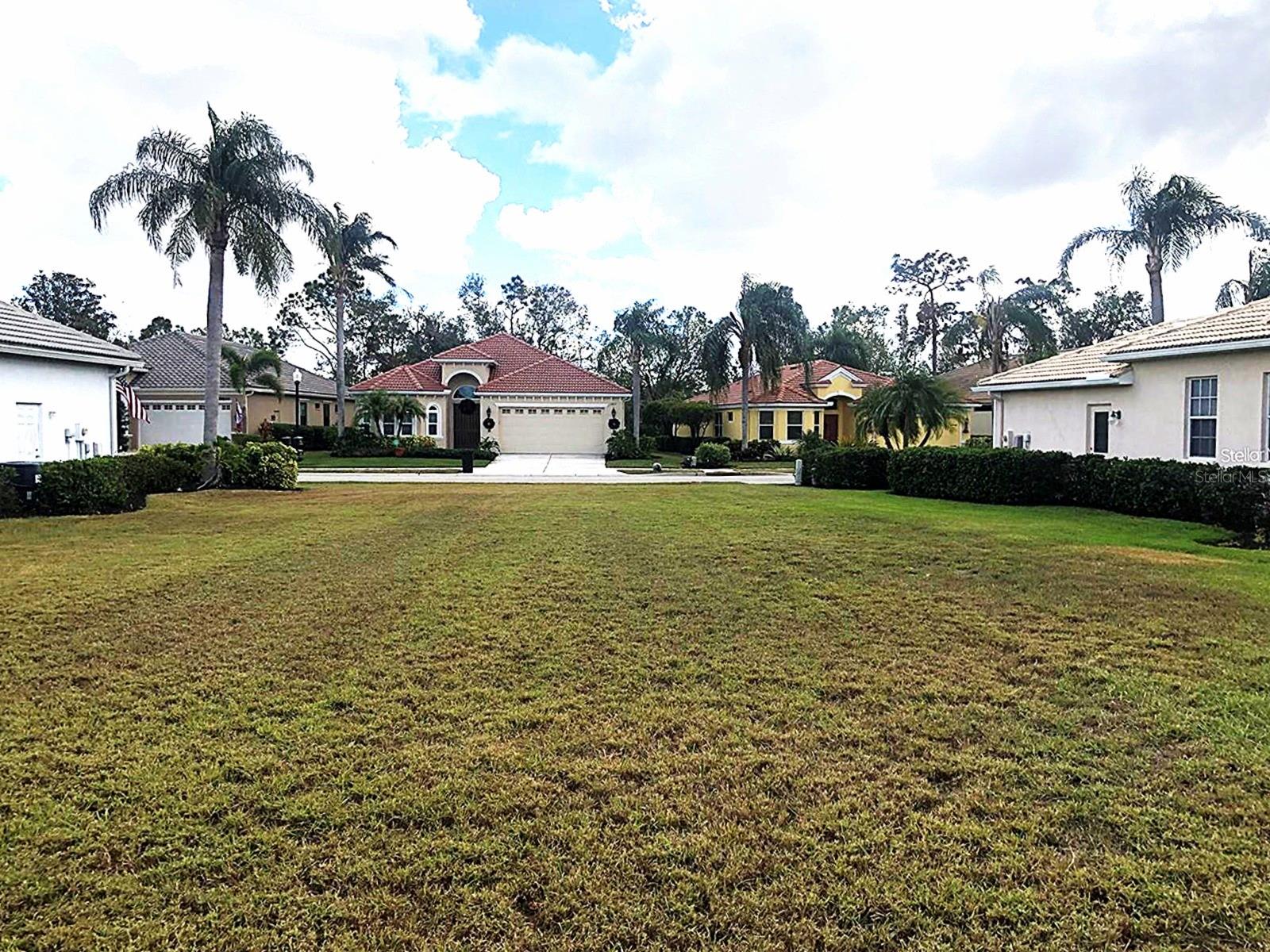 9827 ROYAL LYTHAM AVE, BRADENTON, FL