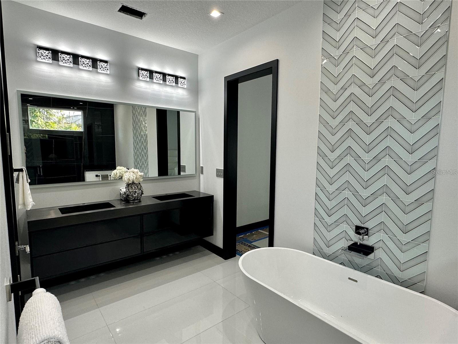 6524 6TH AVE N, ST PETERSBURG, FL — photo 30