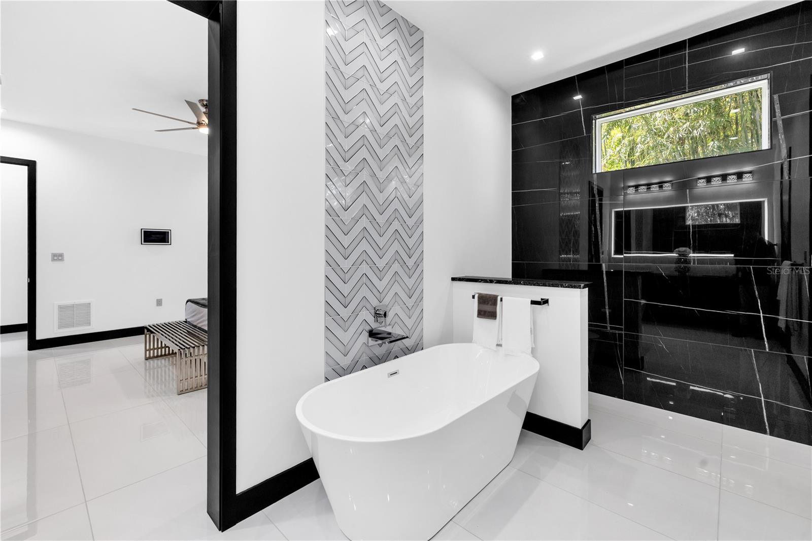 6524 6TH AVE N, ST PETERSBURG, FL — photo 31