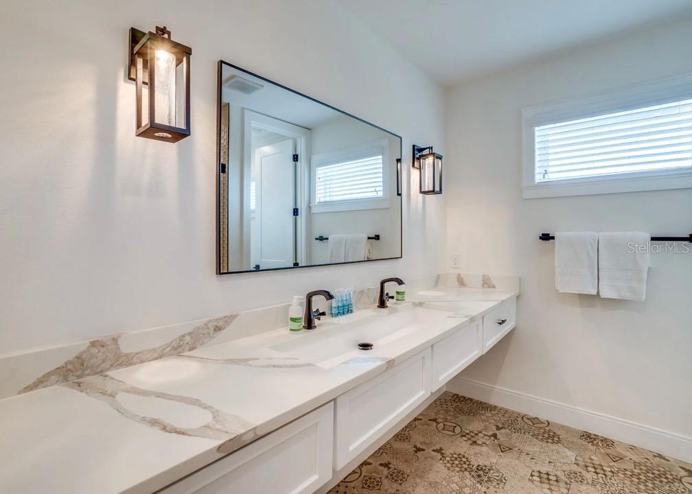 9403 GULF DR, ANNA MARIA, FL — photo 14