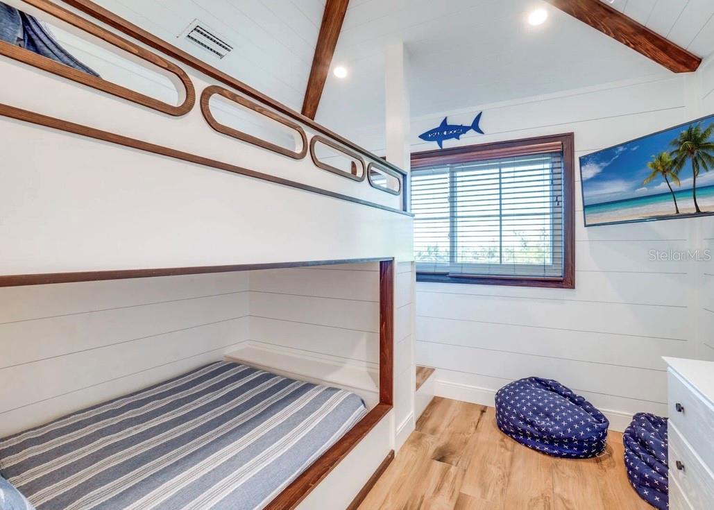 9403 GULF DR, ANNA MARIA, FL — photo 17