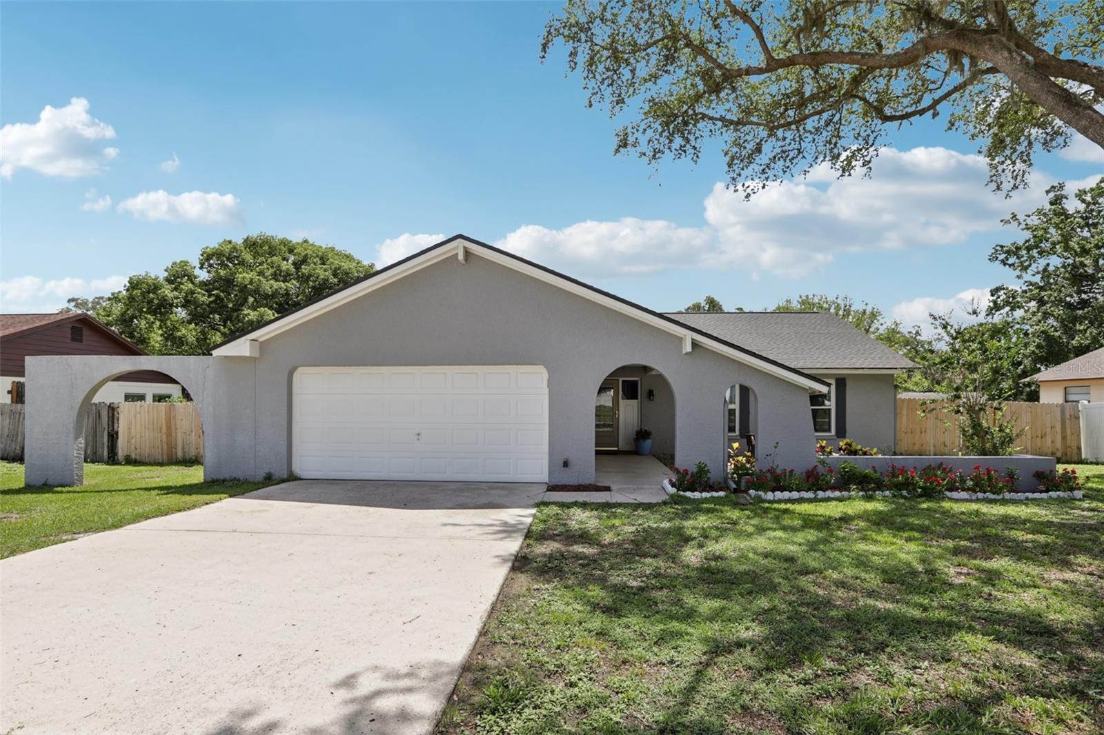 1009 BLACK KNIGHT DR, VALRICO, FL