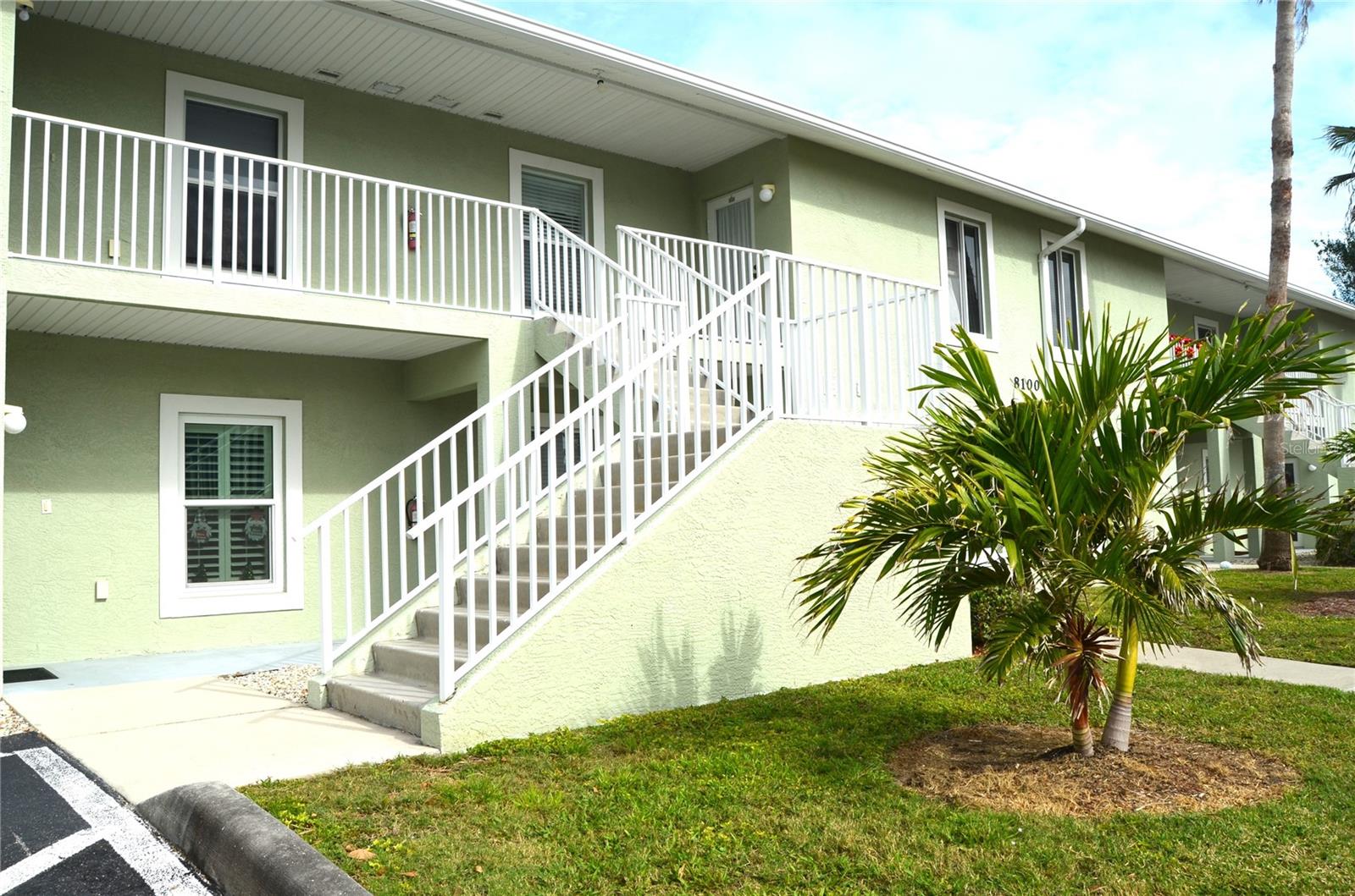 8100 MEMORY LN #207, ROTONDA WEST, FL — photo 2
