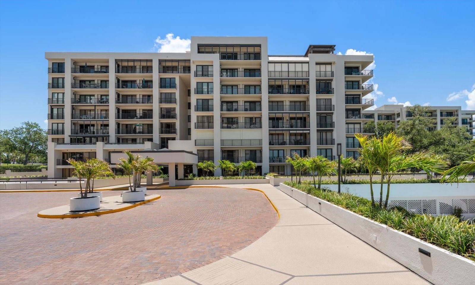 6 BELLEVIEW BLVD #105, BELLEAIR, FL — photo 2