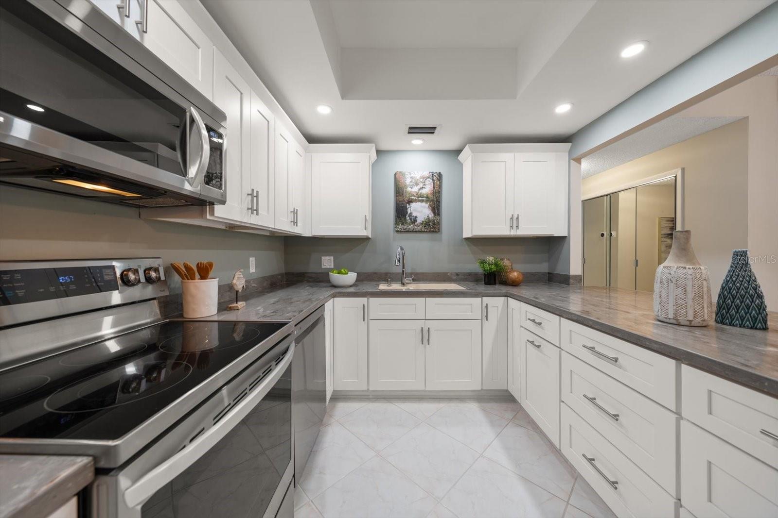 6 BELLEVIEW BLVD #105, BELLEAIR, FL — photo 9