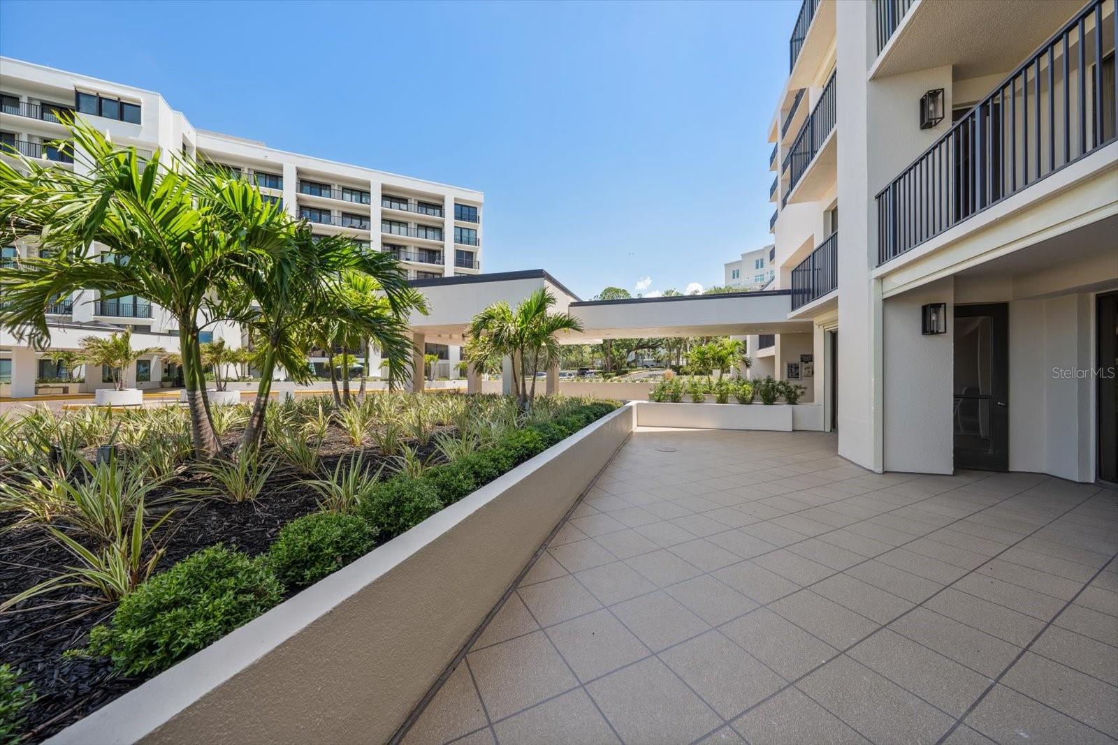 6 BELLEVIEW BLVD #105, BELLEAIR, FL — photo 32