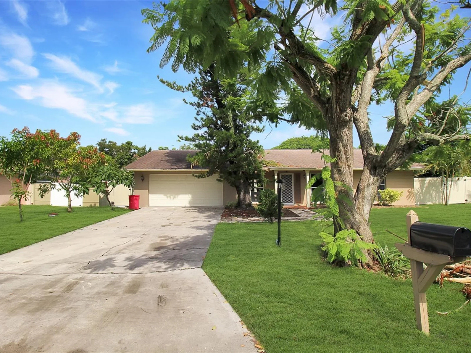 1127 DE LEO DR, SARASOTA, FL — photo 1