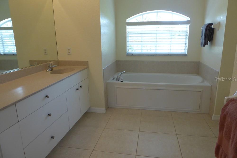 328 BAYTREE DR, ROTONDA WEST, FL — photo 19
