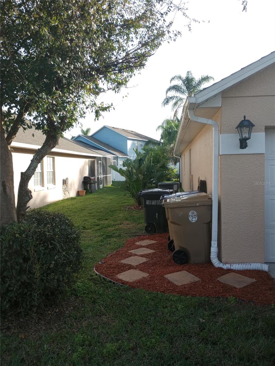 7947 GOLDEN POND CIR, KISSIMMEE, FL — photo 35
