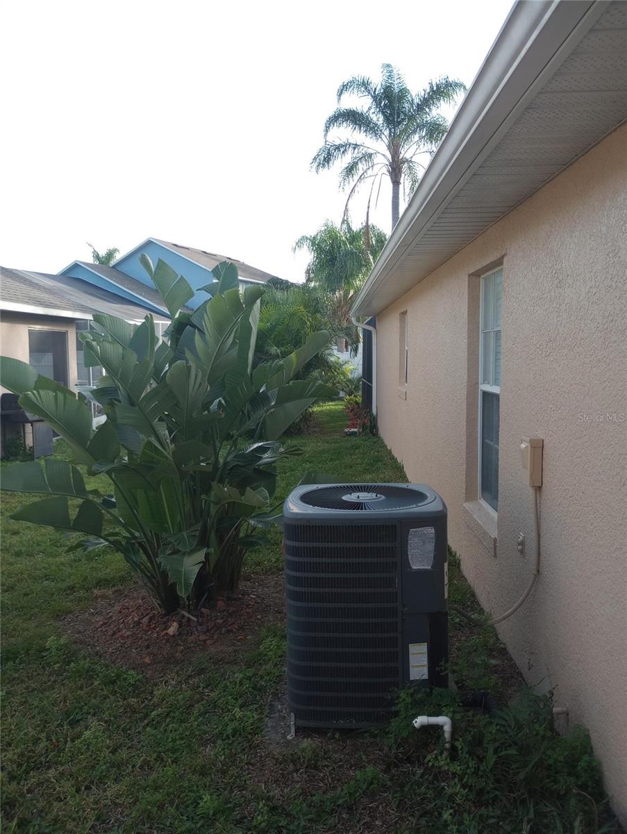 7947 GOLDEN POND CIR, KISSIMMEE, FL — photo 39