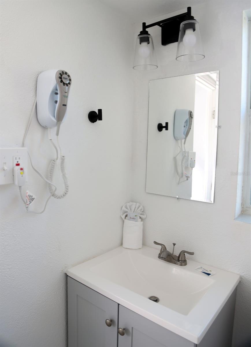 14711 GULF BLVD, MADEIRA BEACH, FL — photo 21