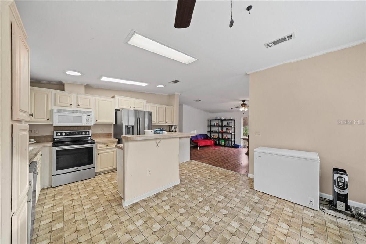 137 FRANKLIN AVE, POMONA PARK, FL — photo 11