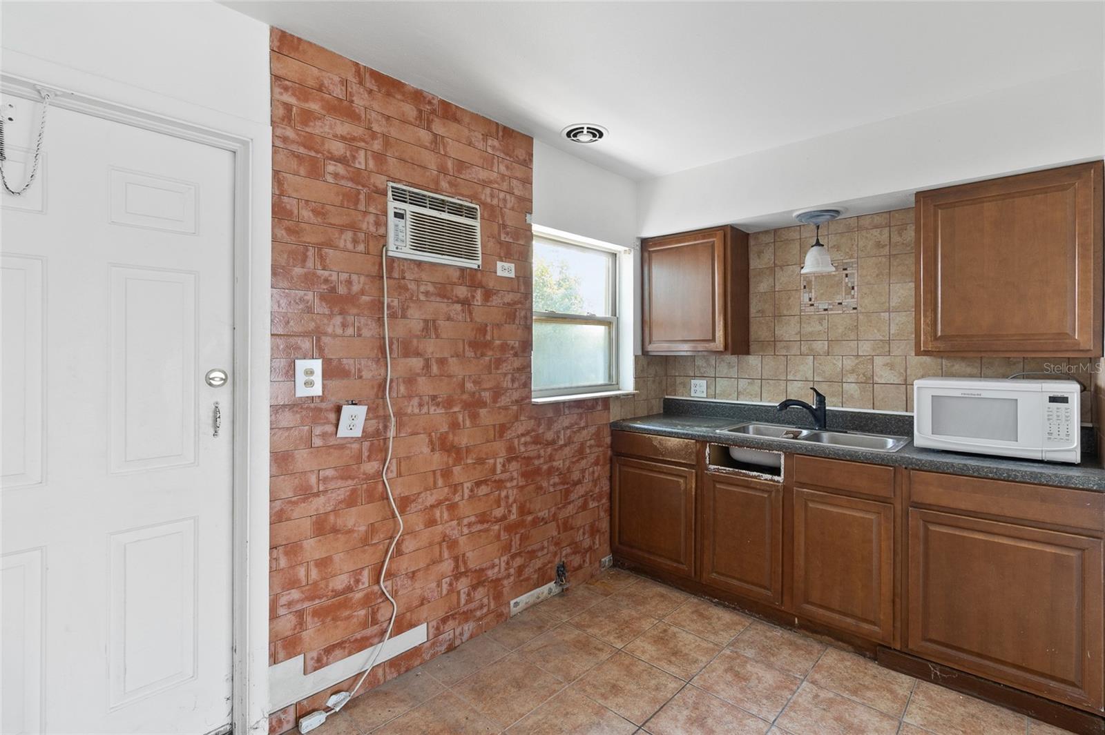 410 73RD AVE, ST PETE BEACH, FL — photo 9