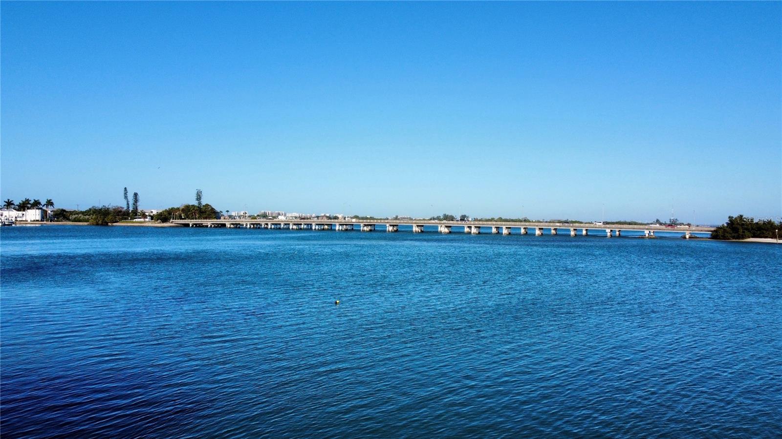 109 N WARBLER LN, SARASOTA, FL — photo 11
