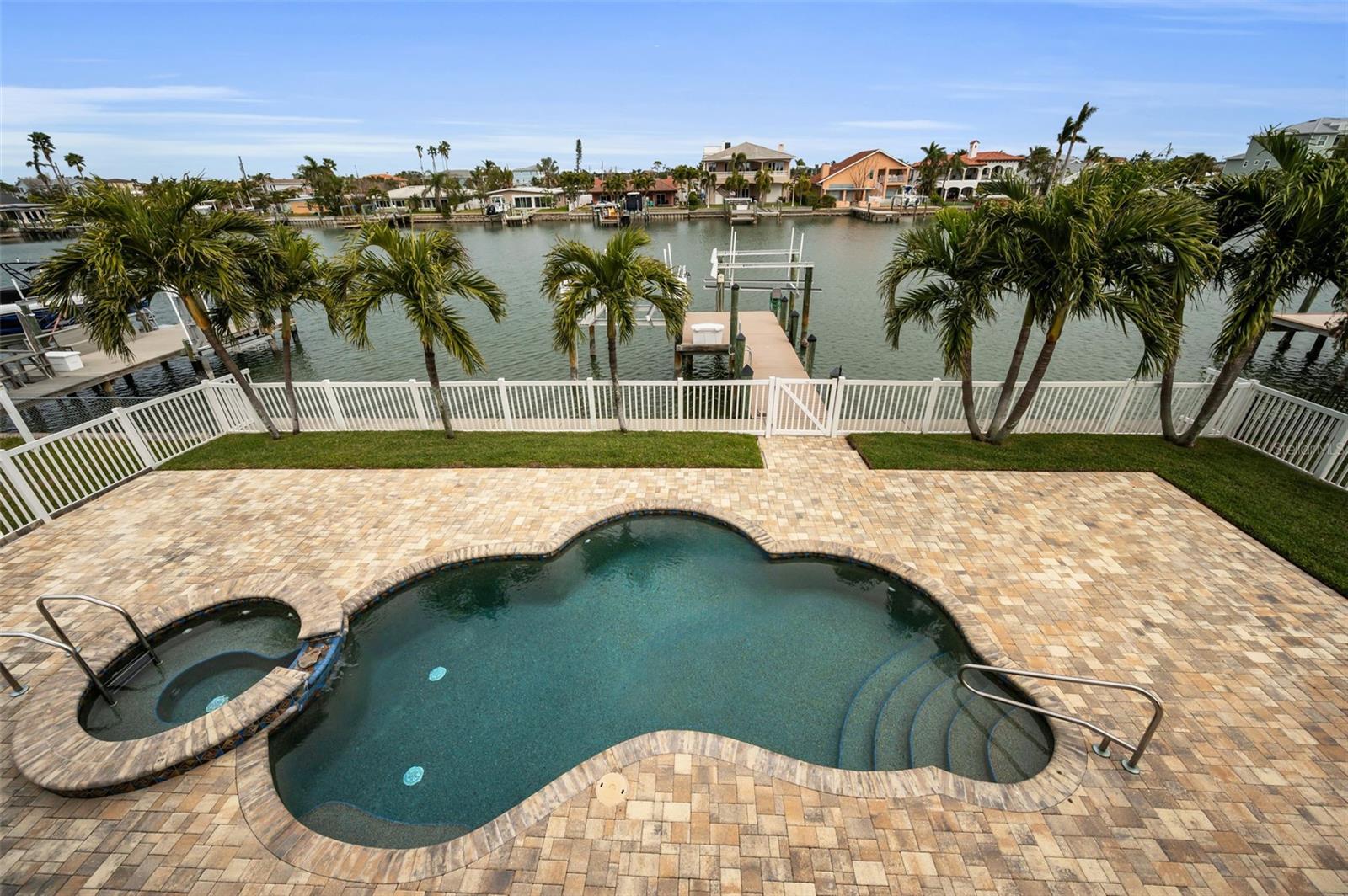 11325 5TH ST E, TREASURE ISLAND, FL — photo 15