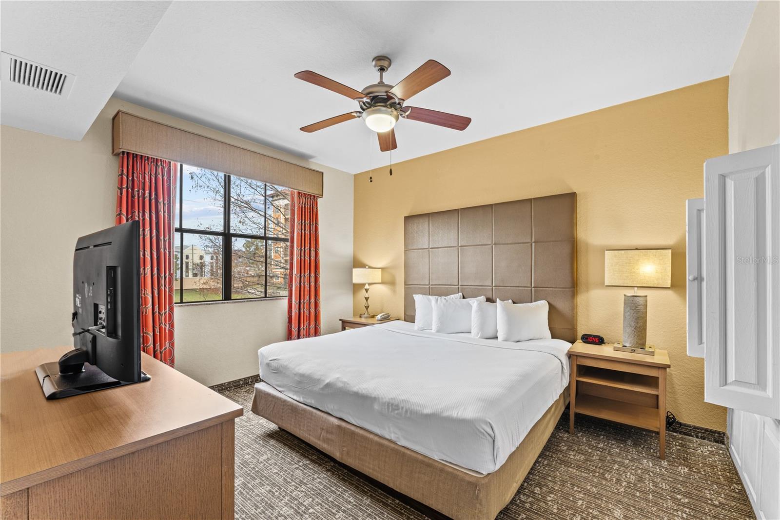 12544 FLORIDAYS RESORT DR, ORLANDO, FL — photo 37