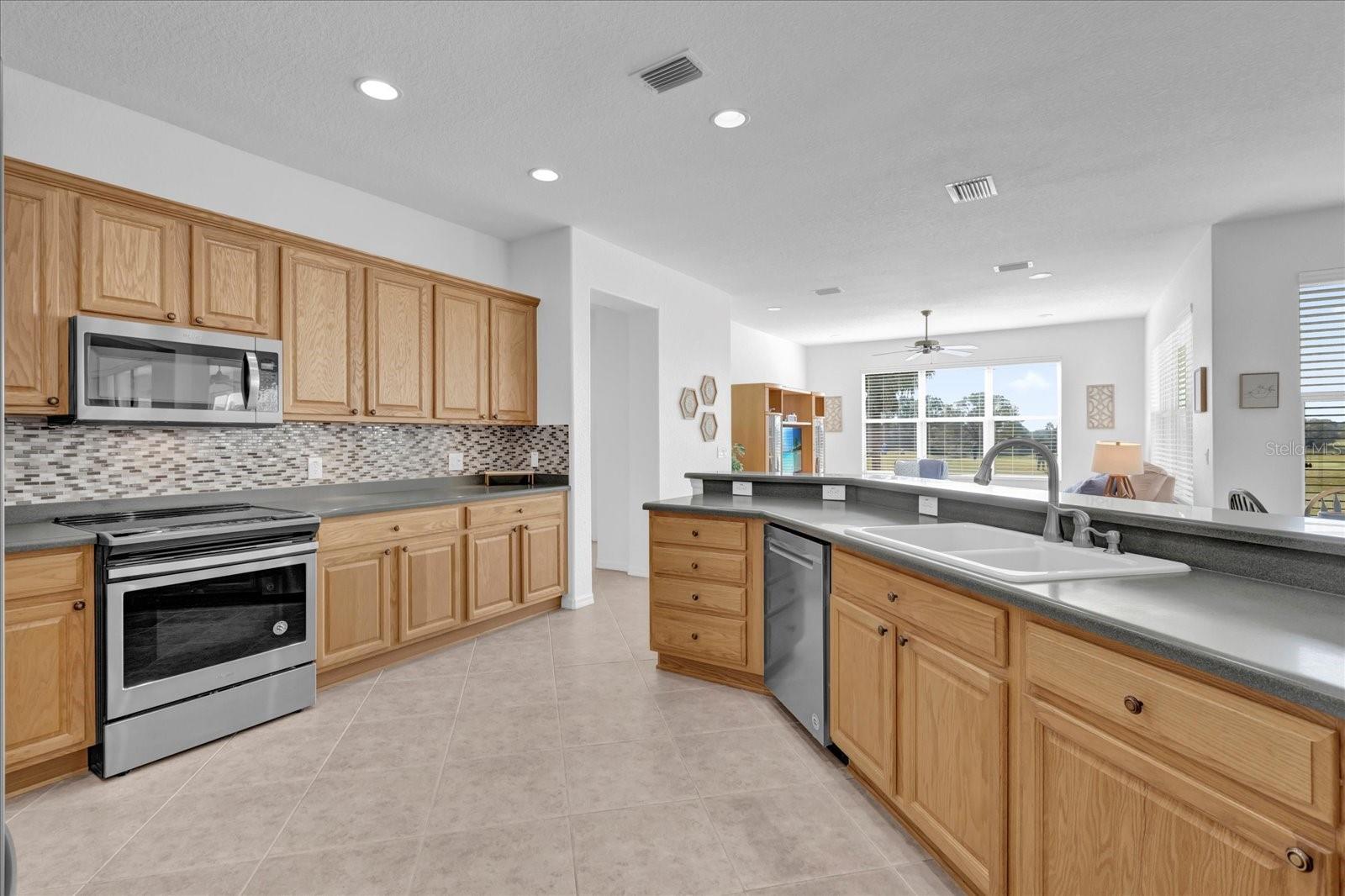 12592 SE 97TH TERRACE RD, SUMMERFIELD, FL — photo 17
