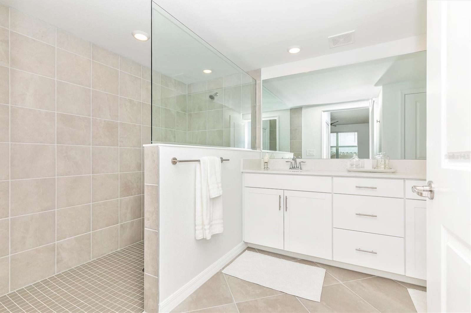 12685 RADIANCE CT #102, VENICE, FL — photo 22