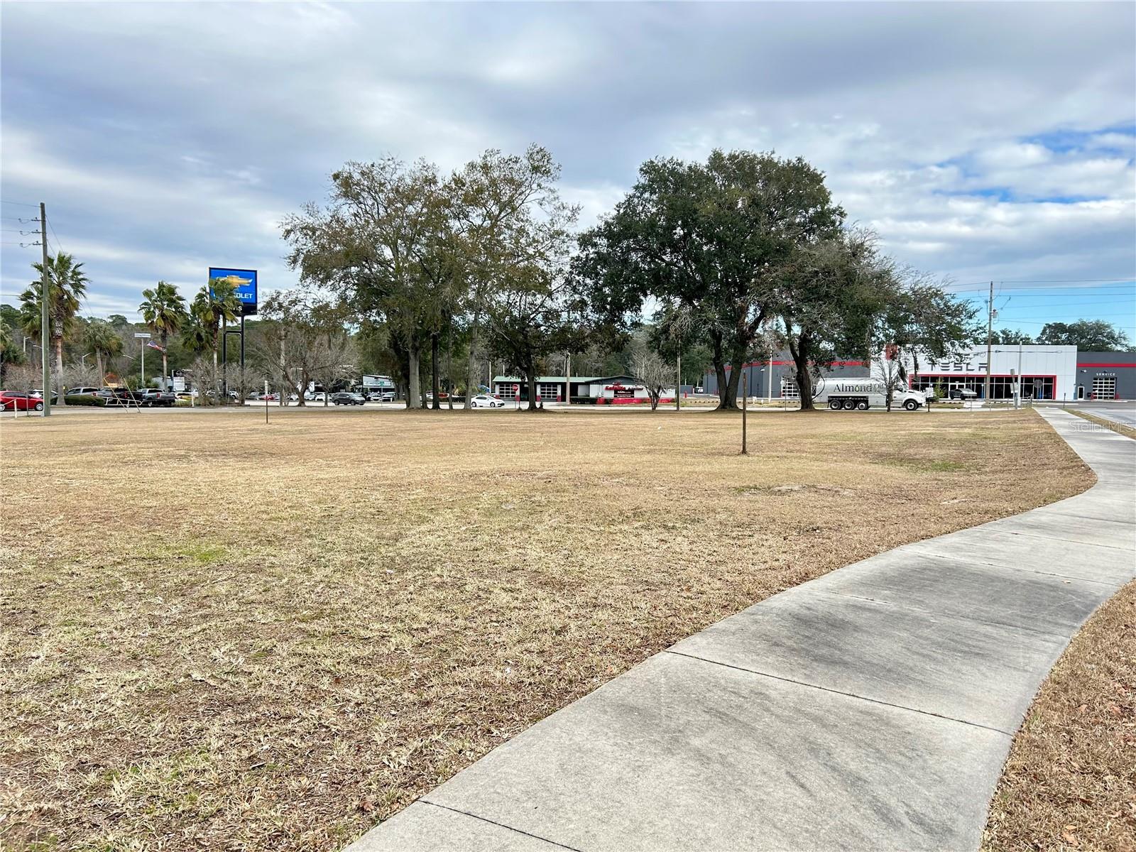 2550 N MAIN ST, GAINESVILLE, FL