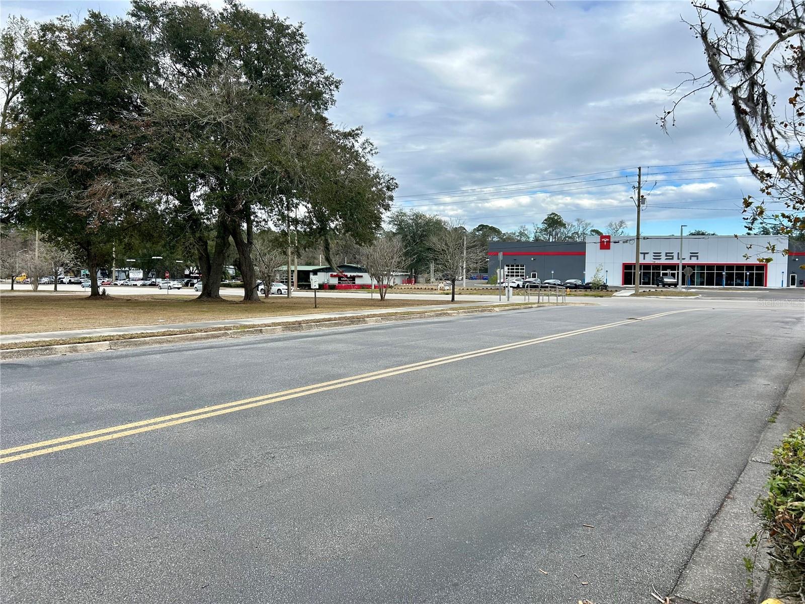 2550 N MAIN ST, GAINESVILLE, FL — photo 4