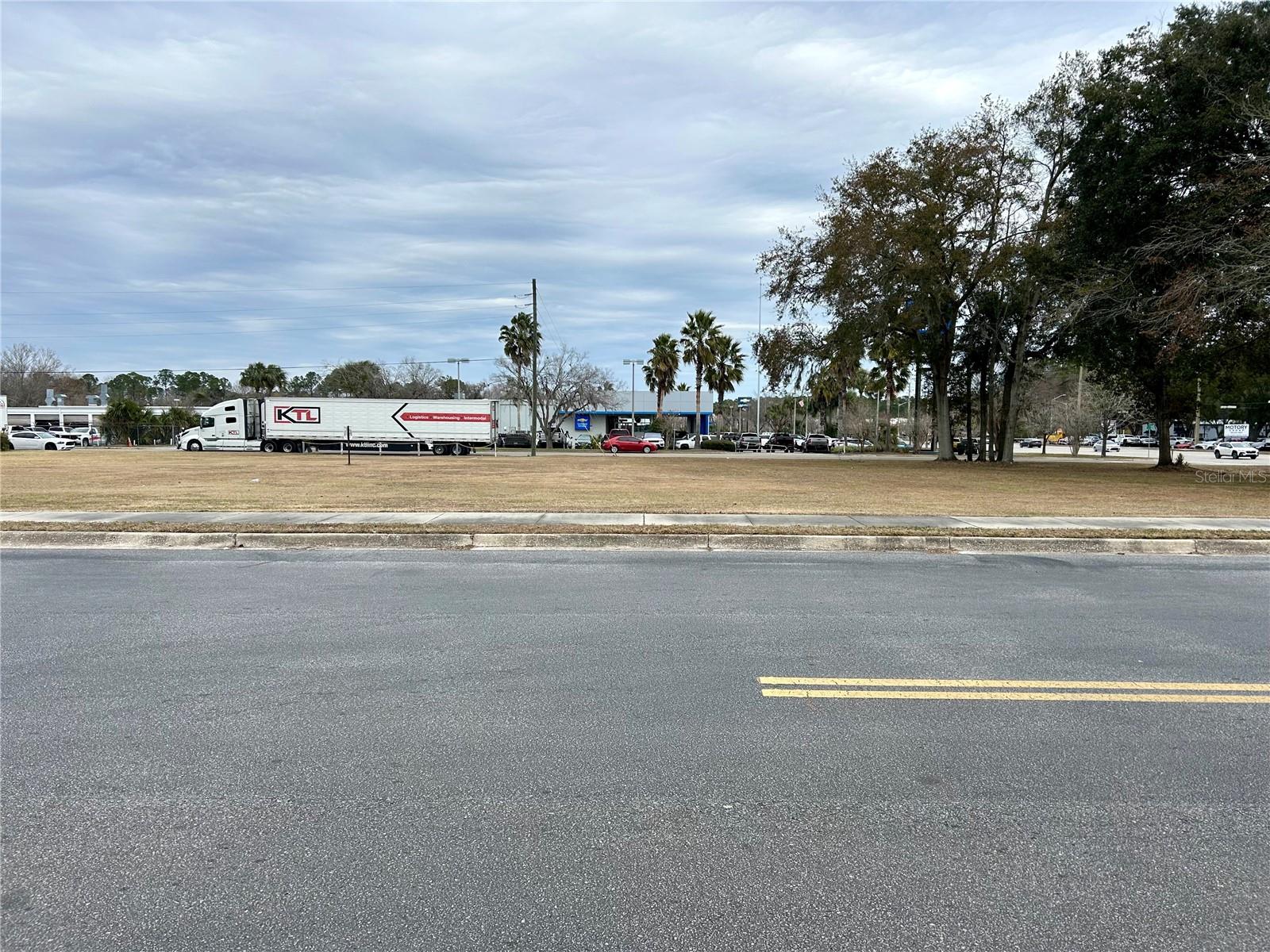 2550 N MAIN ST, GAINESVILLE, FL — photo 5