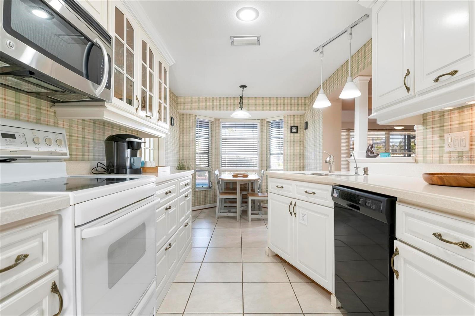 5207 BIMINI DR, BRADENTON, FL — photo 8