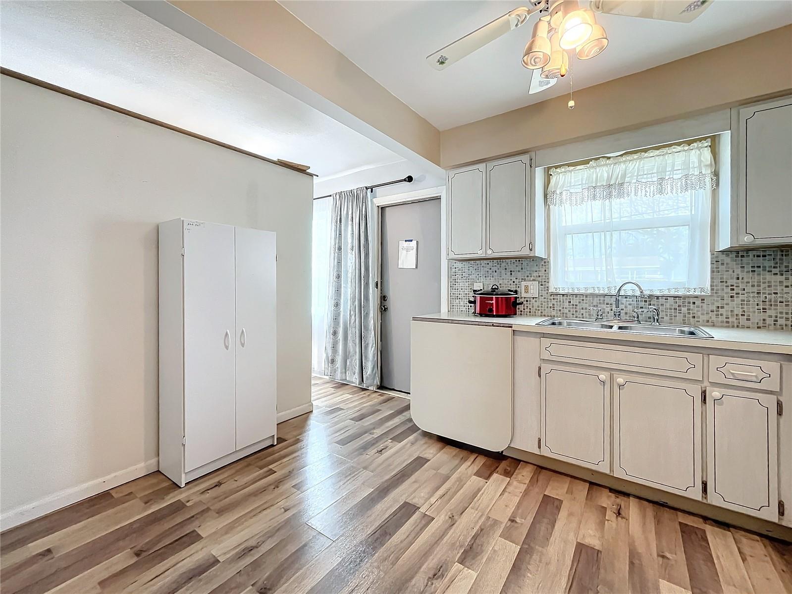 8330 VENDOME BLVD N, PINELLAS PARK, FL — photo 10