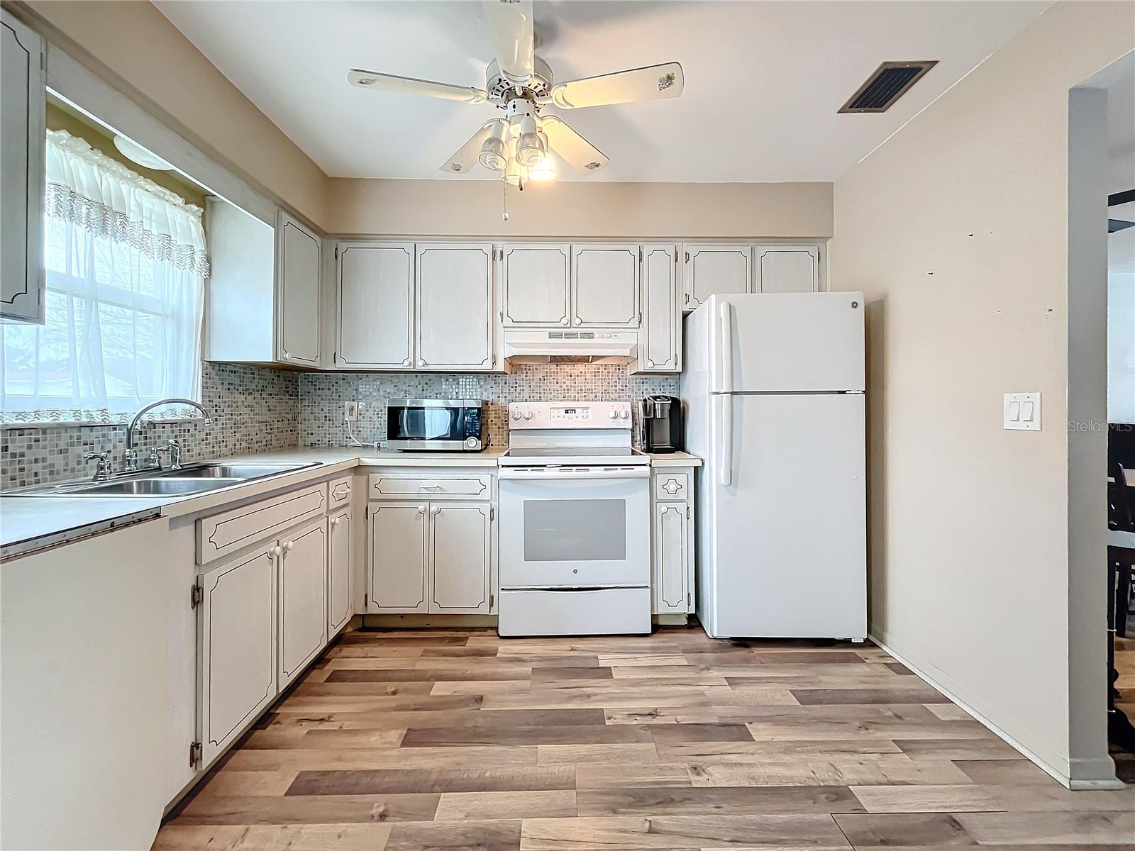 8330 VENDOME BLVD N, PINELLAS PARK, FL — photo 13