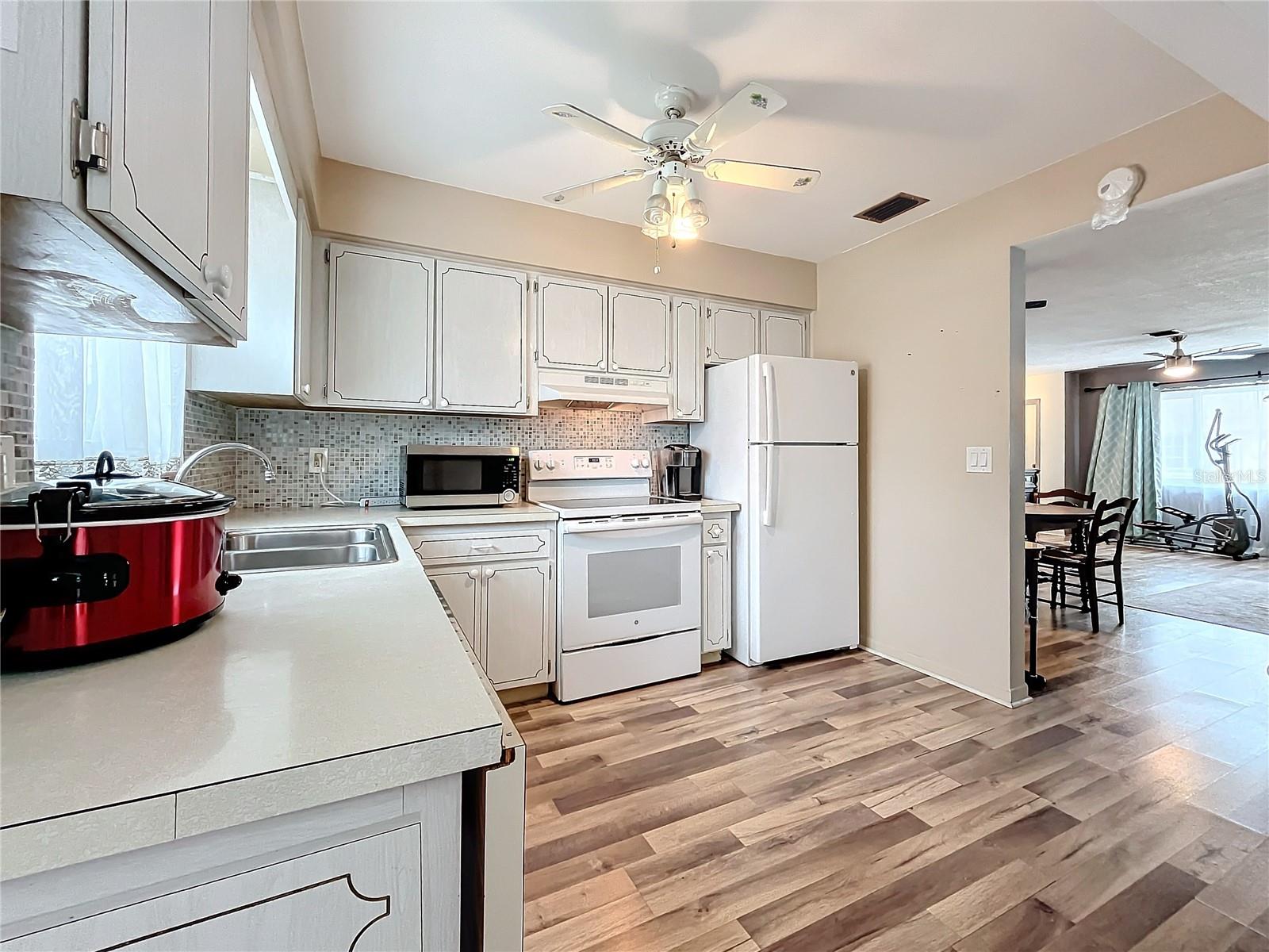 8330 VENDOME BLVD N, PINELLAS PARK, FL — photo 16