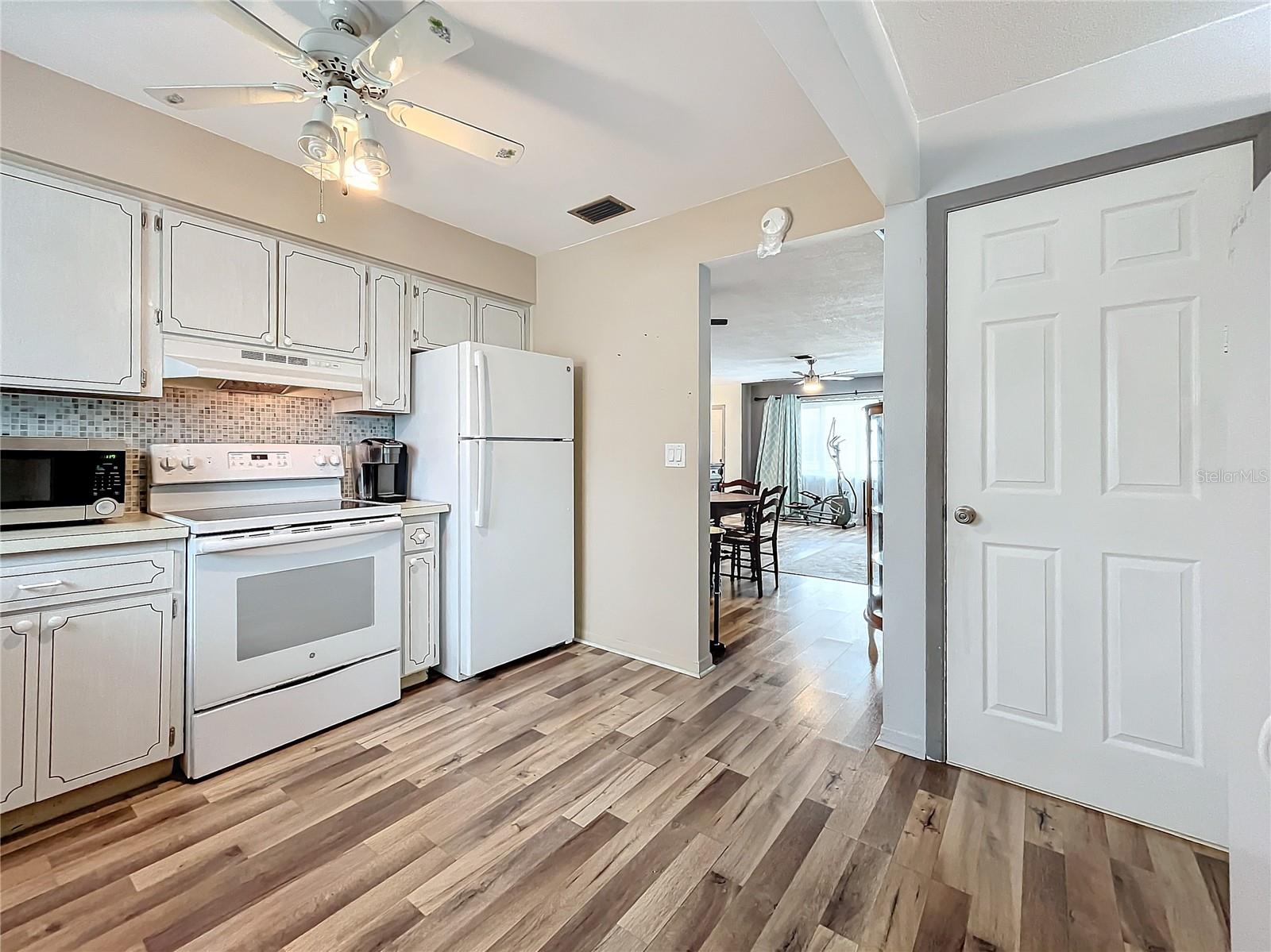 8330 VENDOME BLVD N, PINELLAS PARK, FL — photo 15