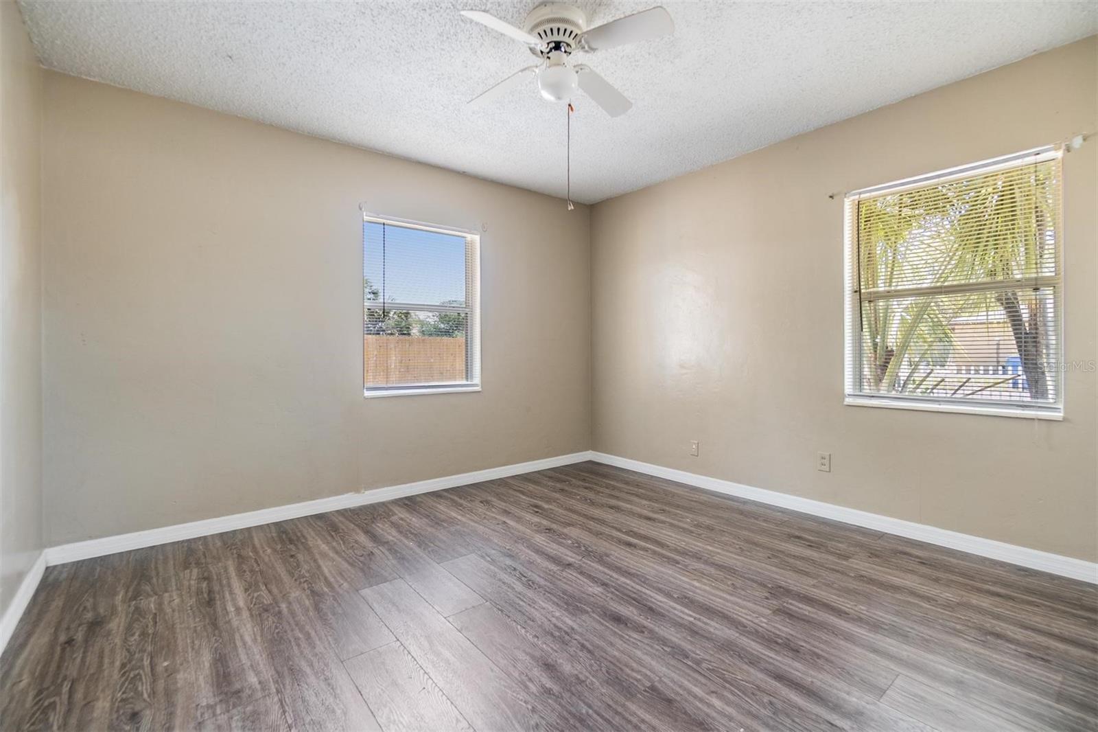 5130 DR MARTIN LUTHER KING JR ST S, ST PETERSBURG, FL — photo 17