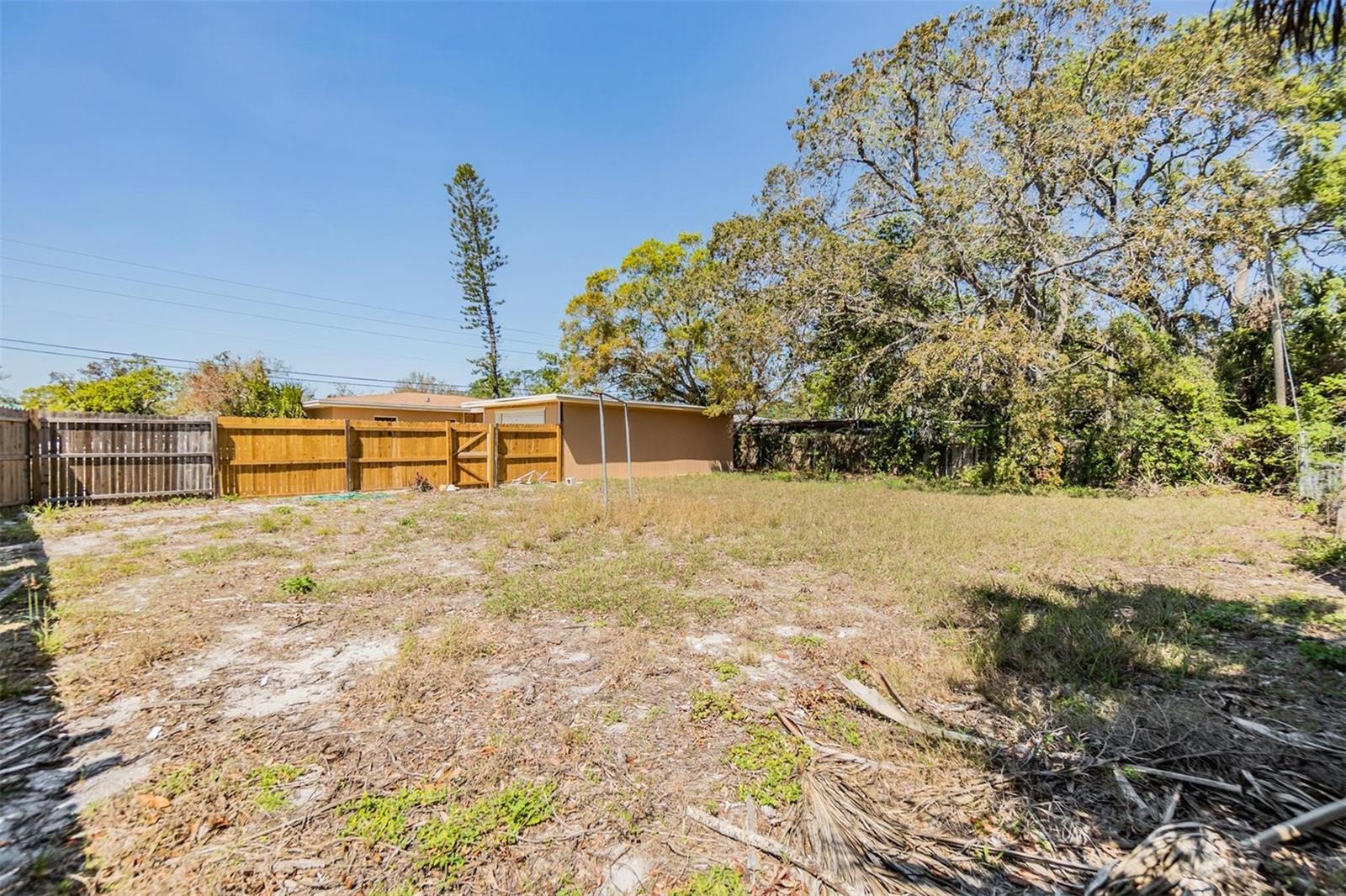 5130 DR MARTIN LUTHER KING JR ST S, ST PETERSBURG, FL — photo 32