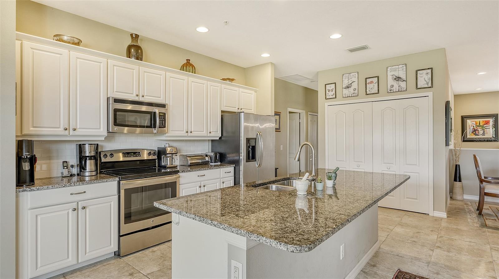 8115 MIRAMAR WAY #202, LAKEWOOD RANCH, FL — photo 14