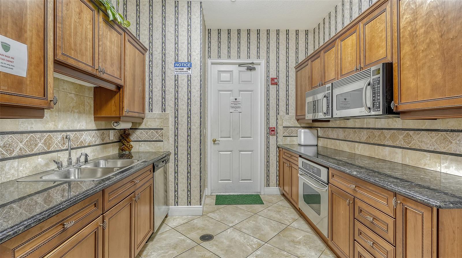 8115 MIRAMAR WAY #202, LAKEWOOD RANCH, FL — photo 35