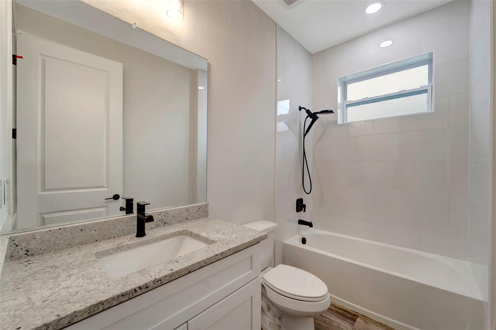 10508 MCALESTER CIR, PORT CHARLOTTE, FL — photo 32