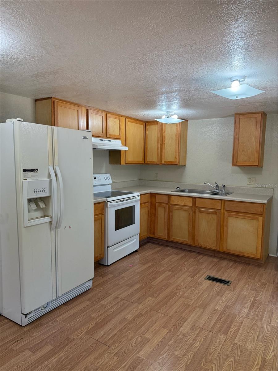 2107 HIALEAH AVE, LEESBURG, FL — photo 19